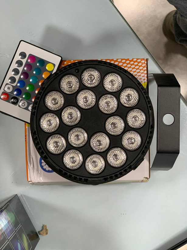 پار ال ای دی LED ۱۸ تایی RGB با ریموت کنترل