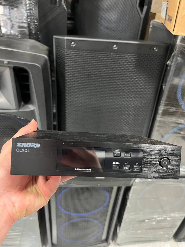میکروفن بی سیم شور مدل QLXD4CN=BETA58